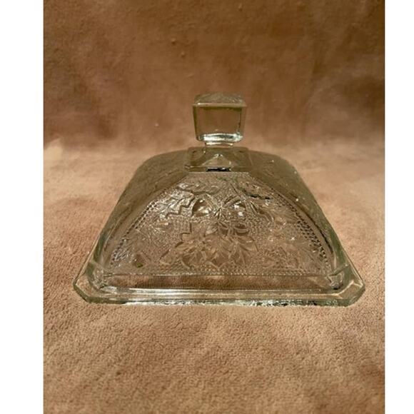 Vintage Ornate Glass, Oak Leaf & Acorns, Square Pedestal Candy Dish w/Lid - Picture 4 of 7